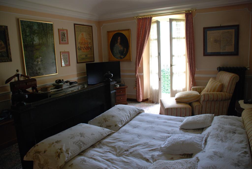 Piossasco Villa Mirano Bed & Breakfast الغرفة الصورة