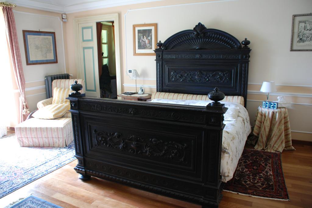 Piossasco Villa Mirano Bed & Breakfast الغرفة الصورة